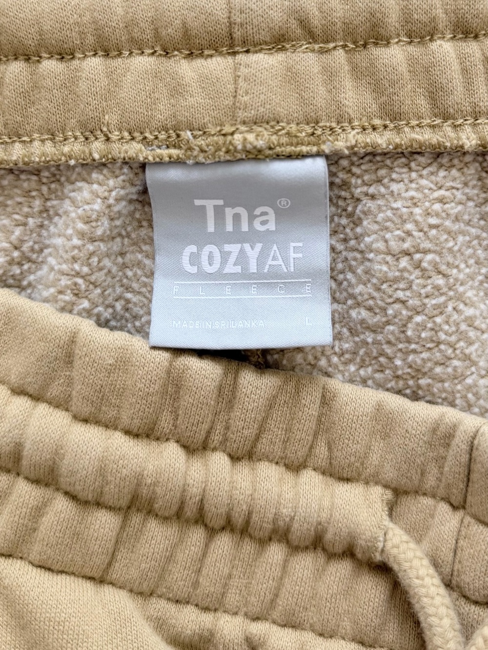 Aritzia TNA CozyAF Fleece Joggers Beige High Rise Sweatpants Women’s Large - Picture 3 of 9